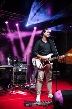 Presenetljiv odziv ob prvem dnevu praznovanja 50. Dnevov narodnih noš in oblačilne dediščine v Kamniku (27)